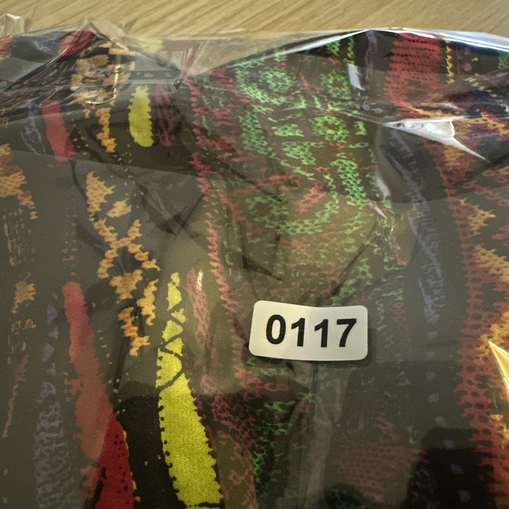 Rare Authentic Coogi Australia 100% Silk Shorts L Multicolor Abstract 90s Hiphop - Picture 9 of 9